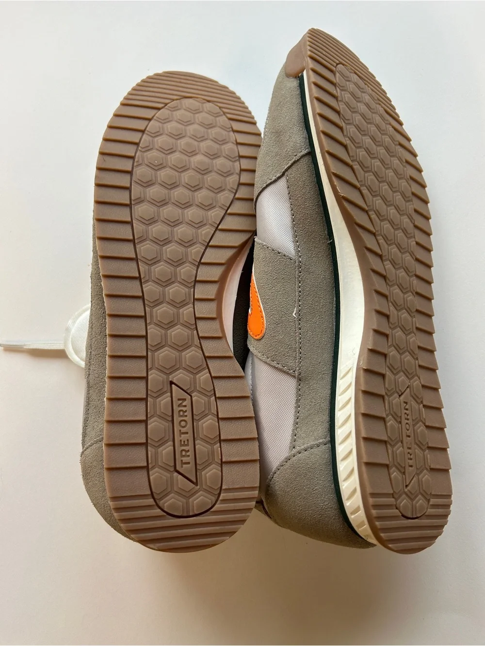 Tretorn Men’s Beige and Orange Retro Runner Sneakers